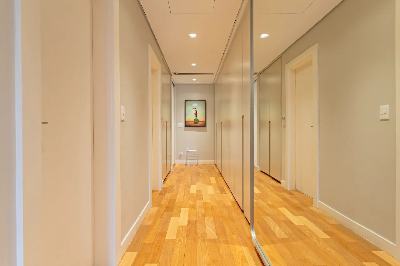 Casa em condomínio ao lado do Parque Ibirapuera com projeto contemporâneo – CA0387