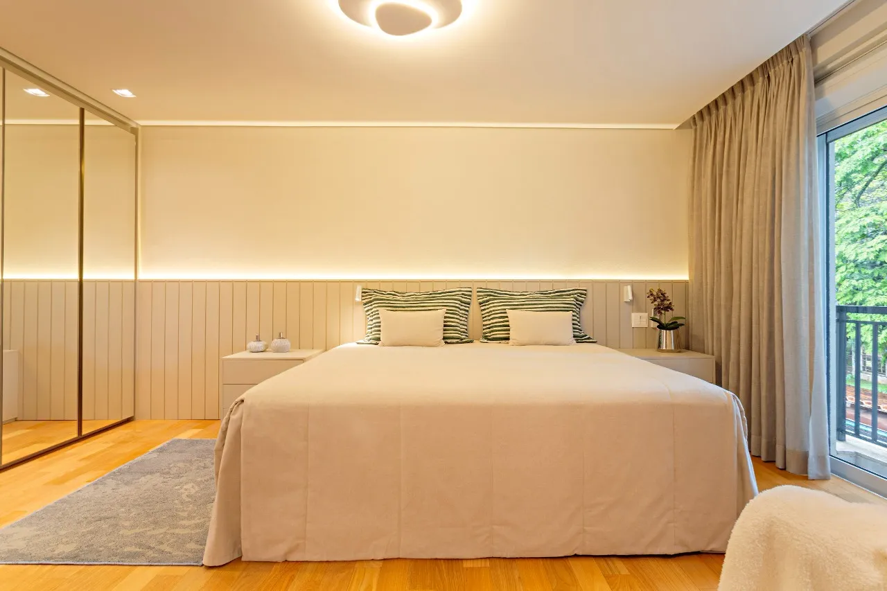 Casa em condomínio ao lado do Parque Ibirapuera com projeto contemporâneo – CA0387