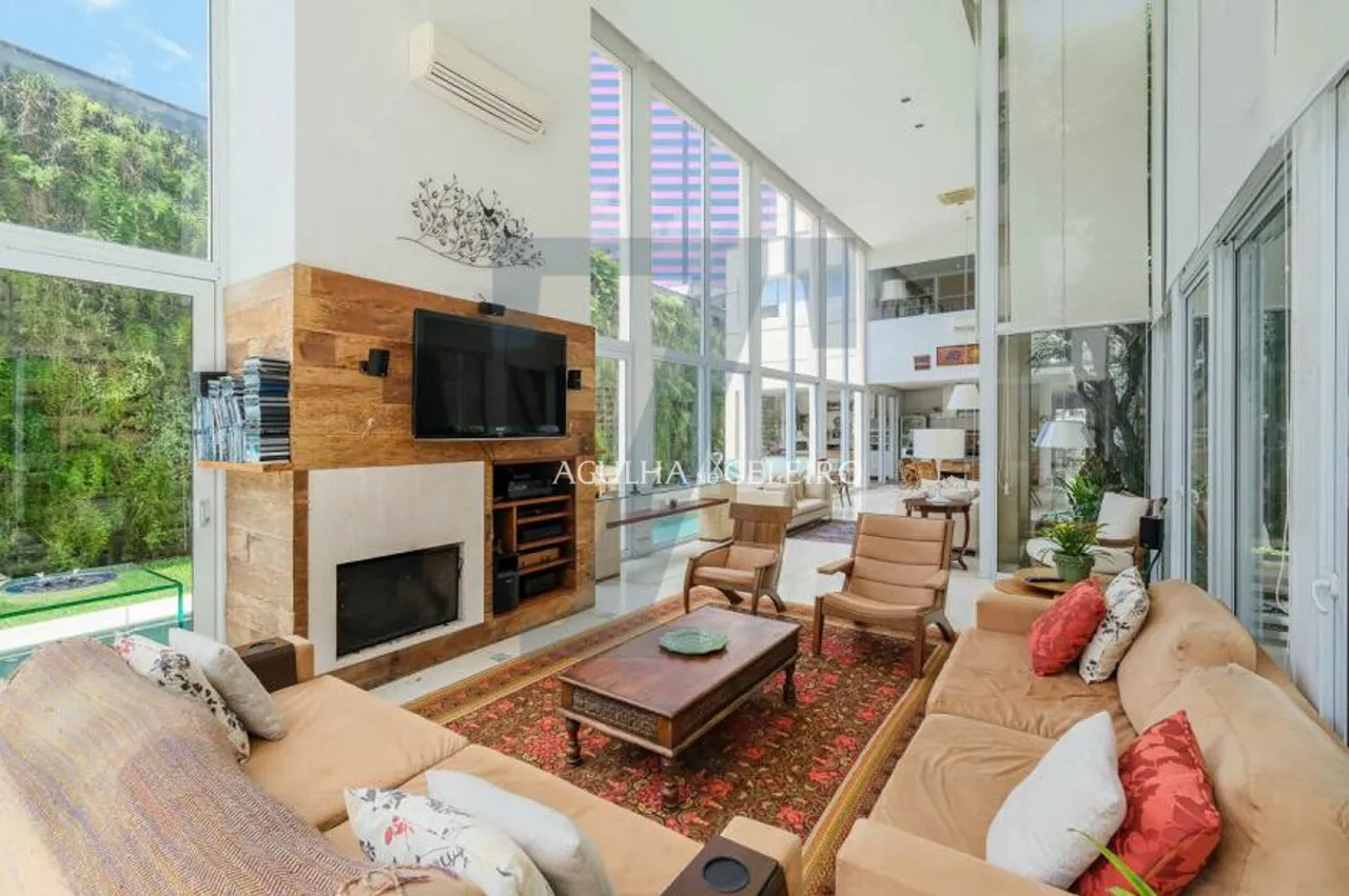 Casa exclusiva mais que especial à venda na Vila Madalena. – CA0540