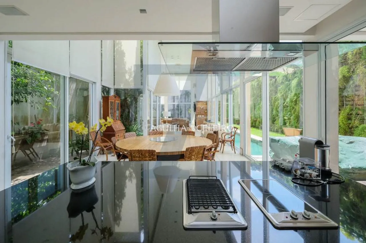 Casa exclusiva mais que especial à venda na Vila Madalena. – CA0540