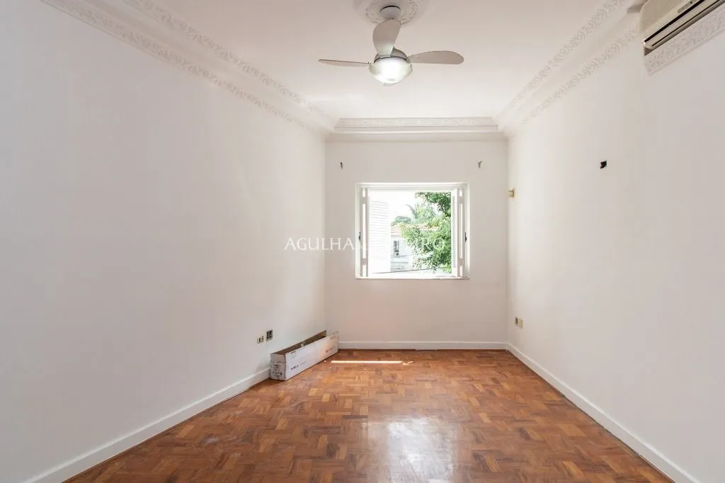 Casa charmosa em rua tranquila próxima ao Parque do Ibirapuera. – CA1210