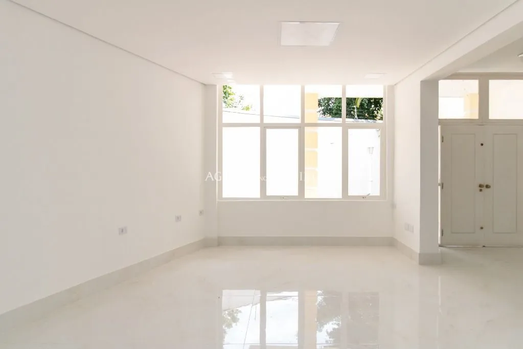 Casa charmosa em rua tranquila próxima ao Parque do Ibirapuera. – CA1210