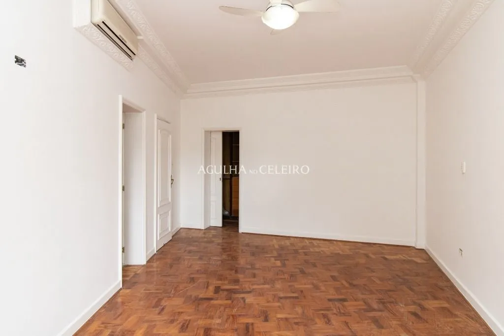 Casa charmosa em rua tranquila próxima ao Parque do Ibirapuera. – CA1210