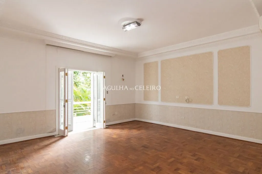 Casa charmosa em rua tranquila próxima ao Parque do Ibirapuera. – CA1210