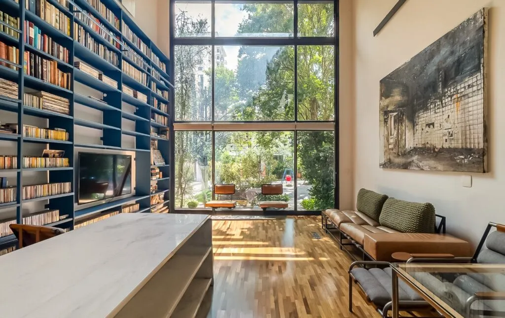 Casa de vila com arquitetura autoral, integração e luz em abundância para viver leve, em Pinheiros. – VL0067