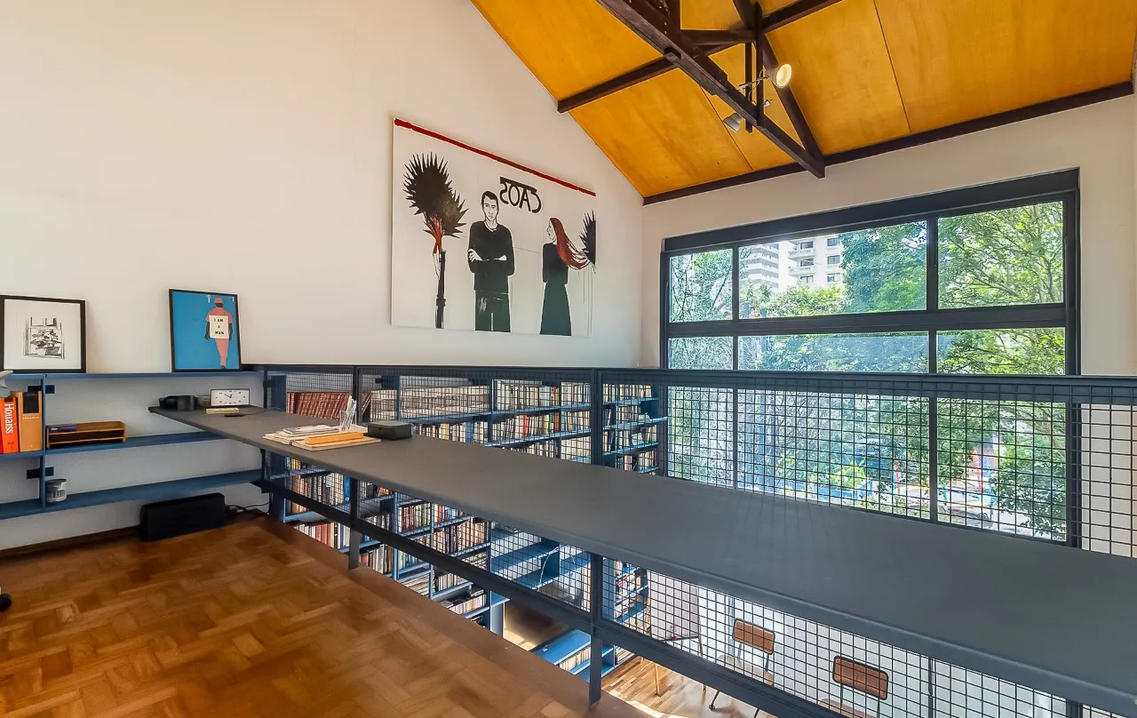 Casa de vila com arquitetura autoral, integração e luz em abundância para viver leve, em Pinheiros. – VL0067