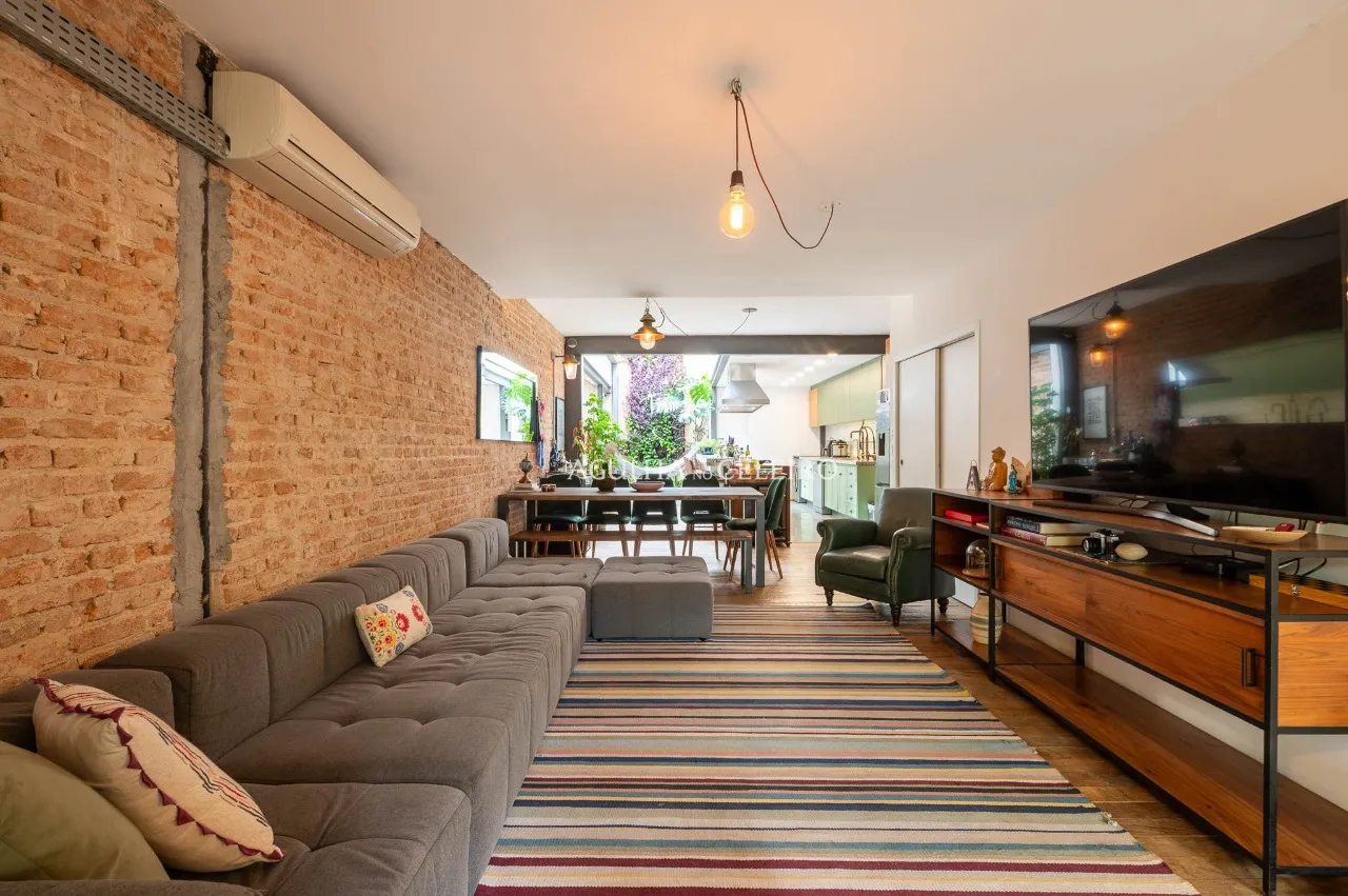 A Elite das Casas de Vila: descolada, reformada e com projeto arquitetônico assinado. – VL0136