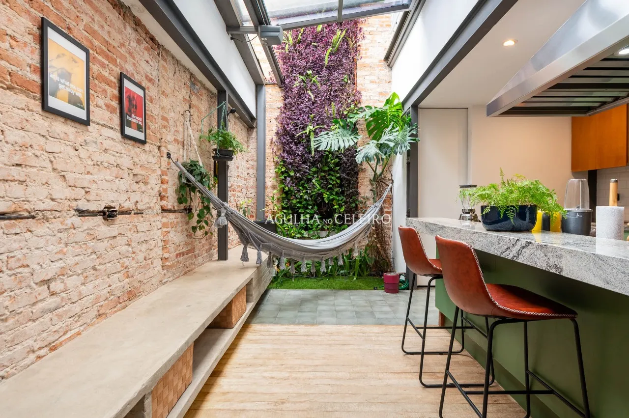 A Elite das Casas de Vila: descolada, reformada e com projeto arquitetônico assinado. – VL0136