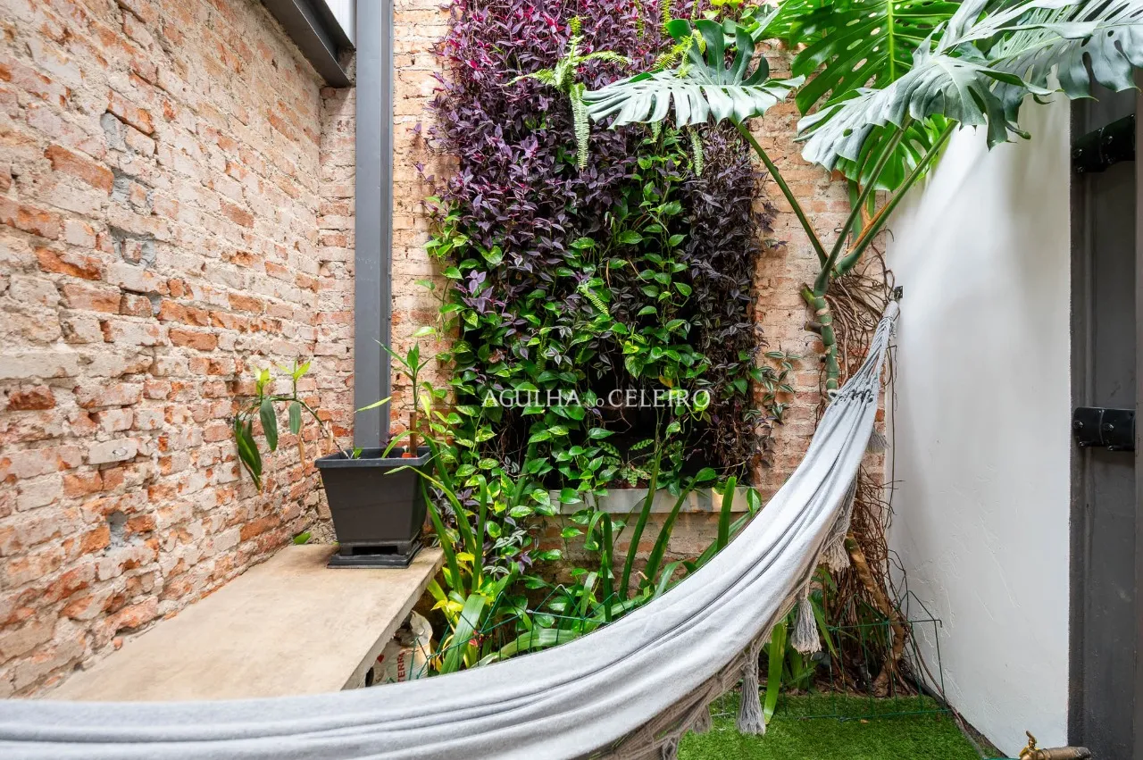 A Elite das Casas de Vila: descolada, reformada e com projeto arquitetônico assinado. – VL0136