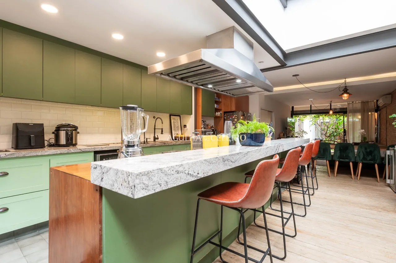 A Elite das Casas de Vila: descolada, reformada e com projeto arquitetônico assinado. – VL0136