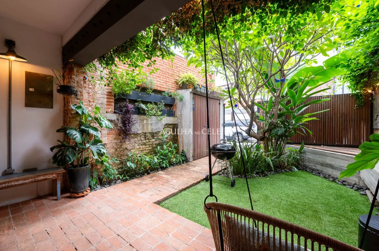 A Elite das Casas de Vila: descolada, reformada e com projeto arquitetônico assinado. – VL0136