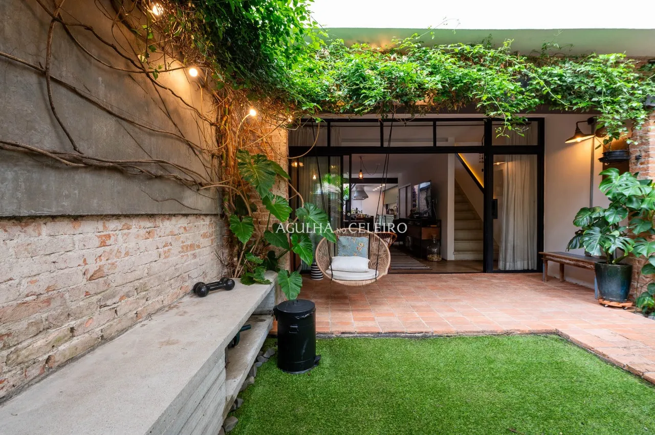 A Elite das Casas de Vila: descolada, reformada e com projeto arquitetônico assinado. – VL0136