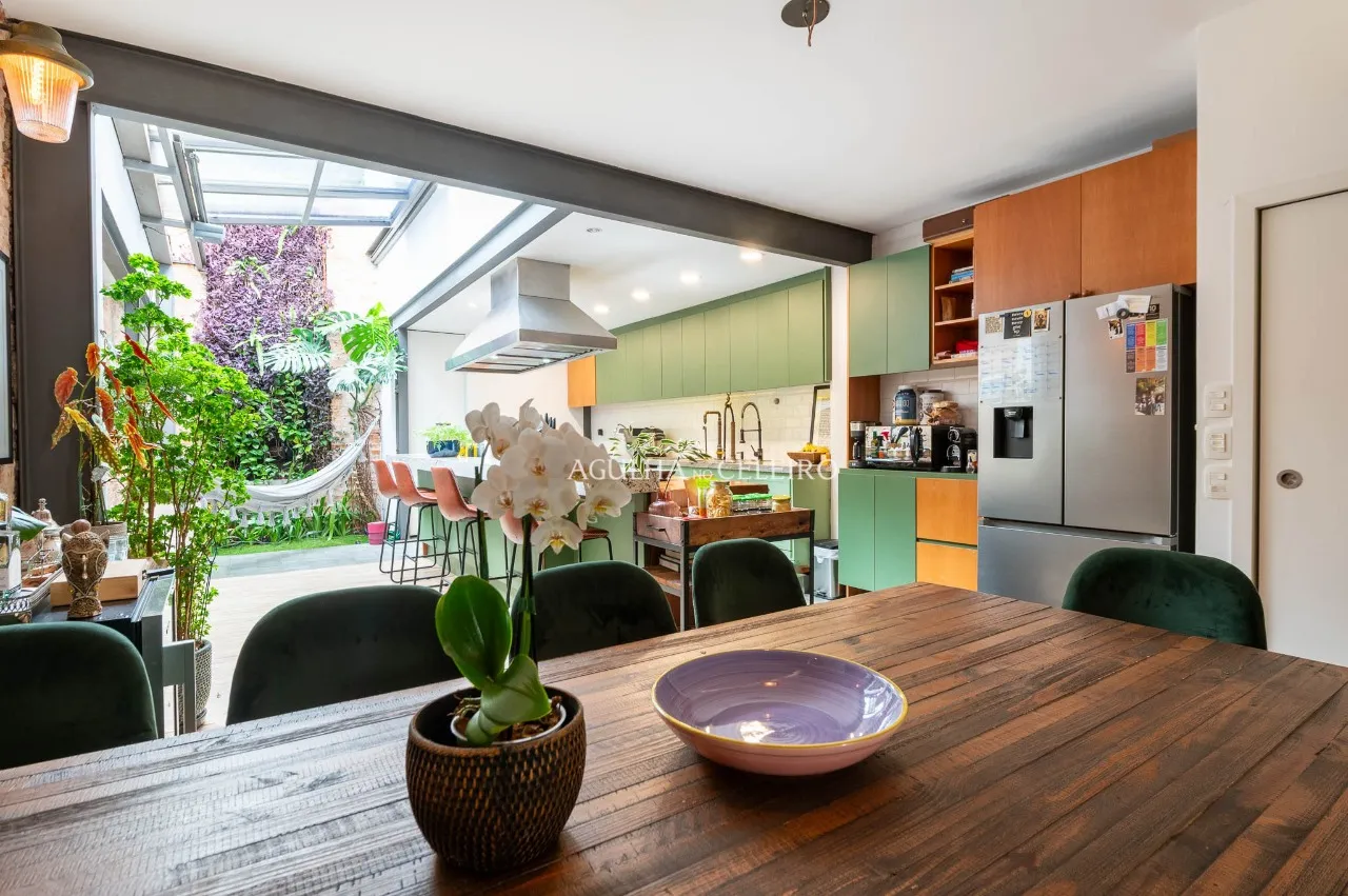 A Elite das Casas de Vila: descolada, reformada e com projeto arquitetônico assinado. – VL0136