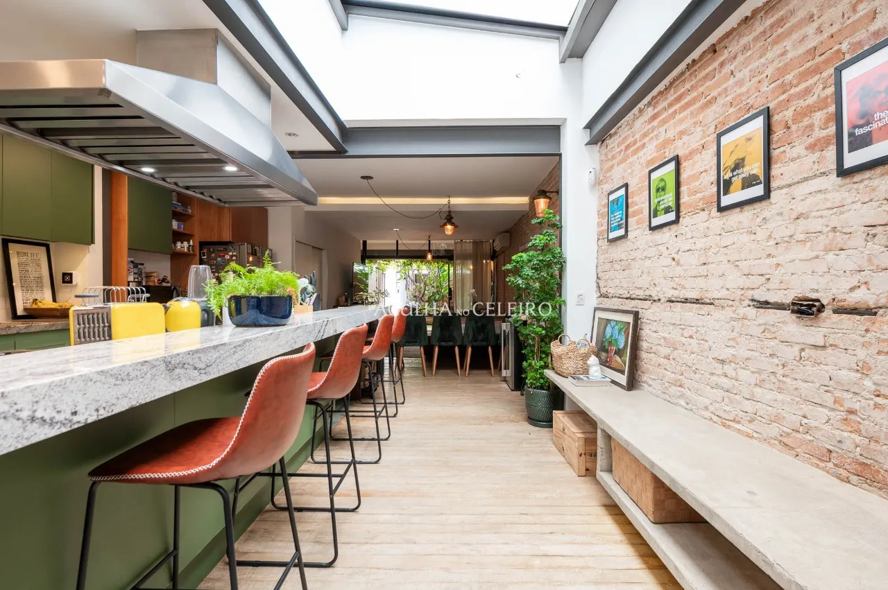 A Elite das Casas de Vila: descolada, reformada e com projeto arquitetônico assinado. – VL0136