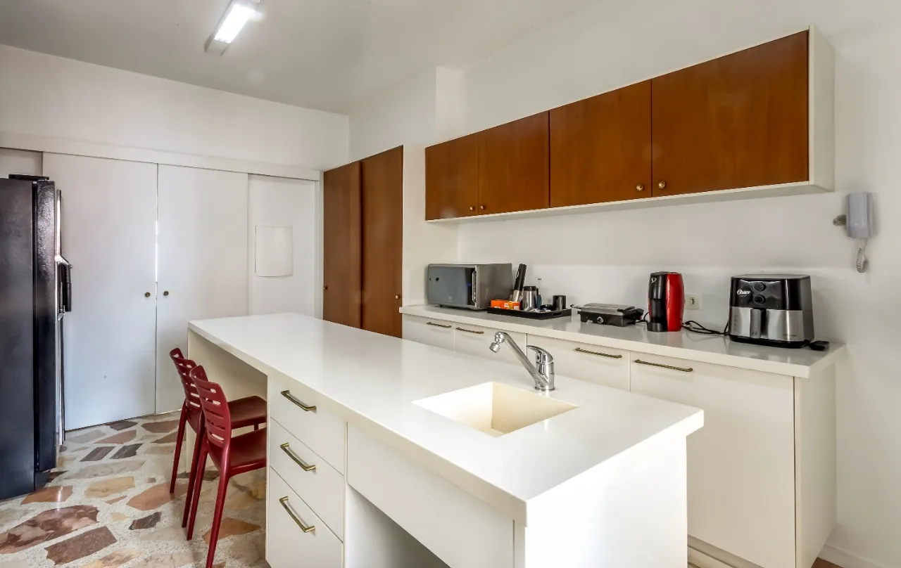 Apartamento com projeto integrado e bem disposto, em prédio charmoso no melhor do Jardim América. – 11823