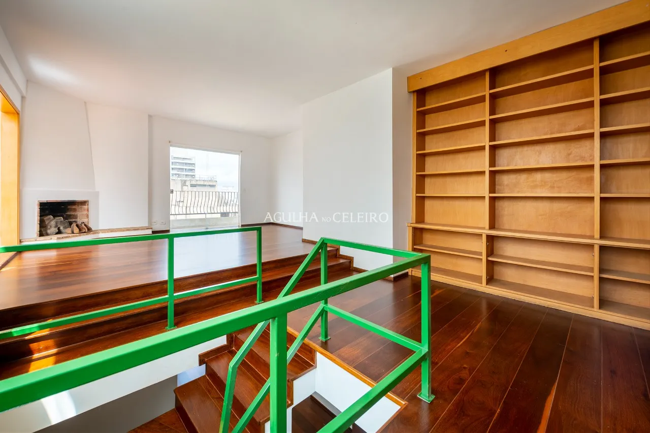 Cobertura charmosa em localização segura. – 11920