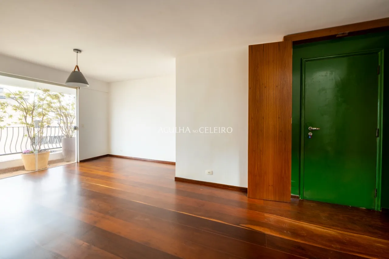 Cobertura charmosa em localização segura. – 11920