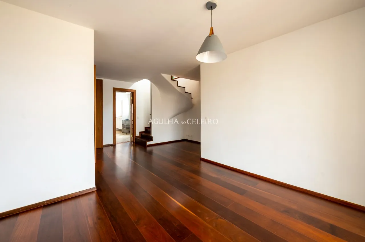 Cobertura charmosa em localização segura. – 11920