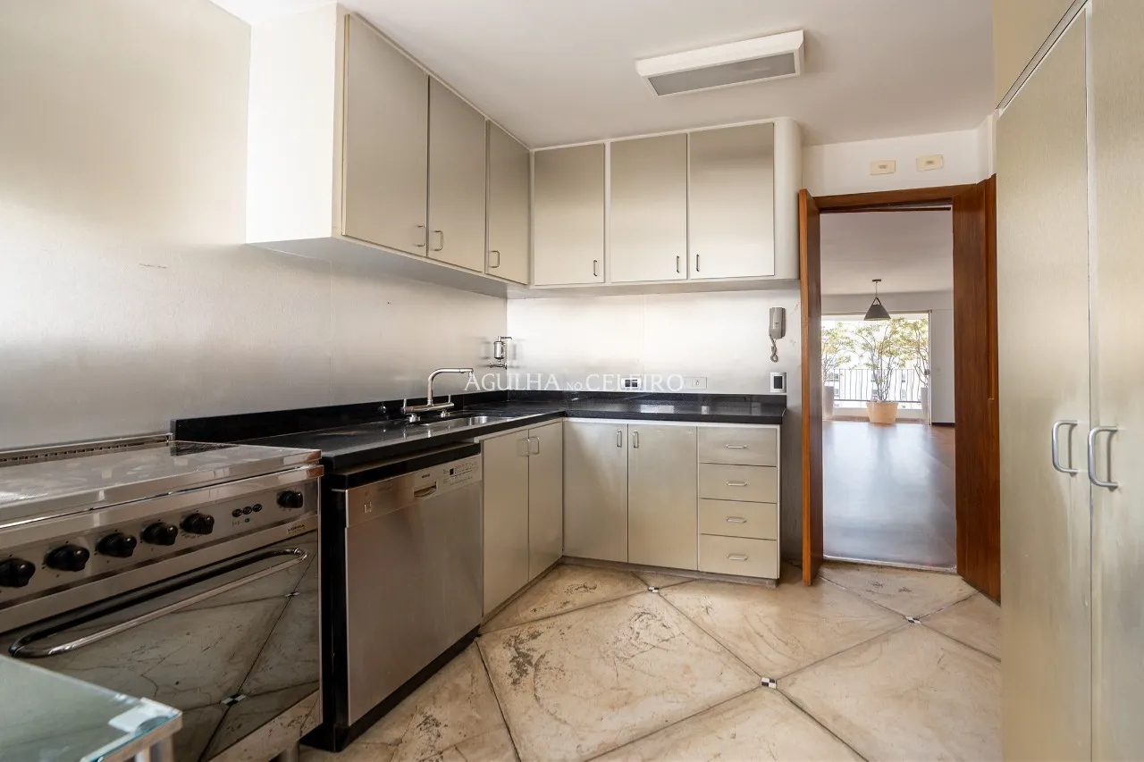 Cobertura charmosa em localização segura. – 11920