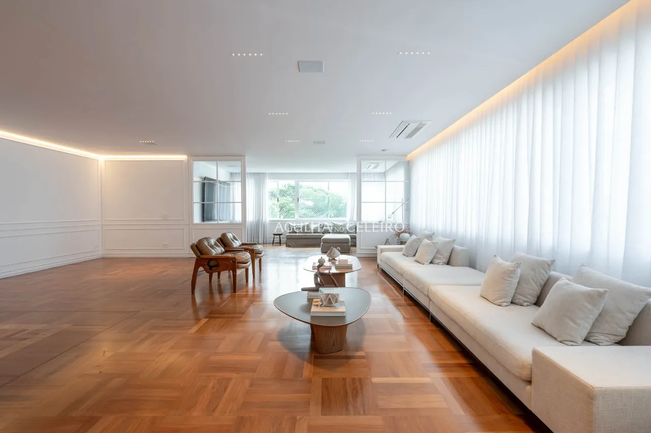 Apartamento muito espaçoso à venda no Jardim Paulistano. – 12724