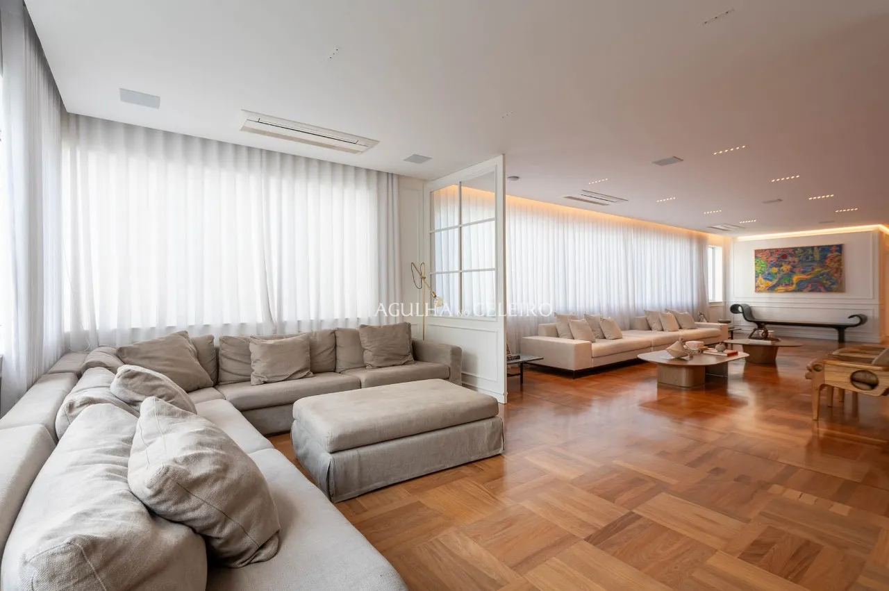 Apartamento muito espaçoso à venda no Jardim Paulistano. – 12724