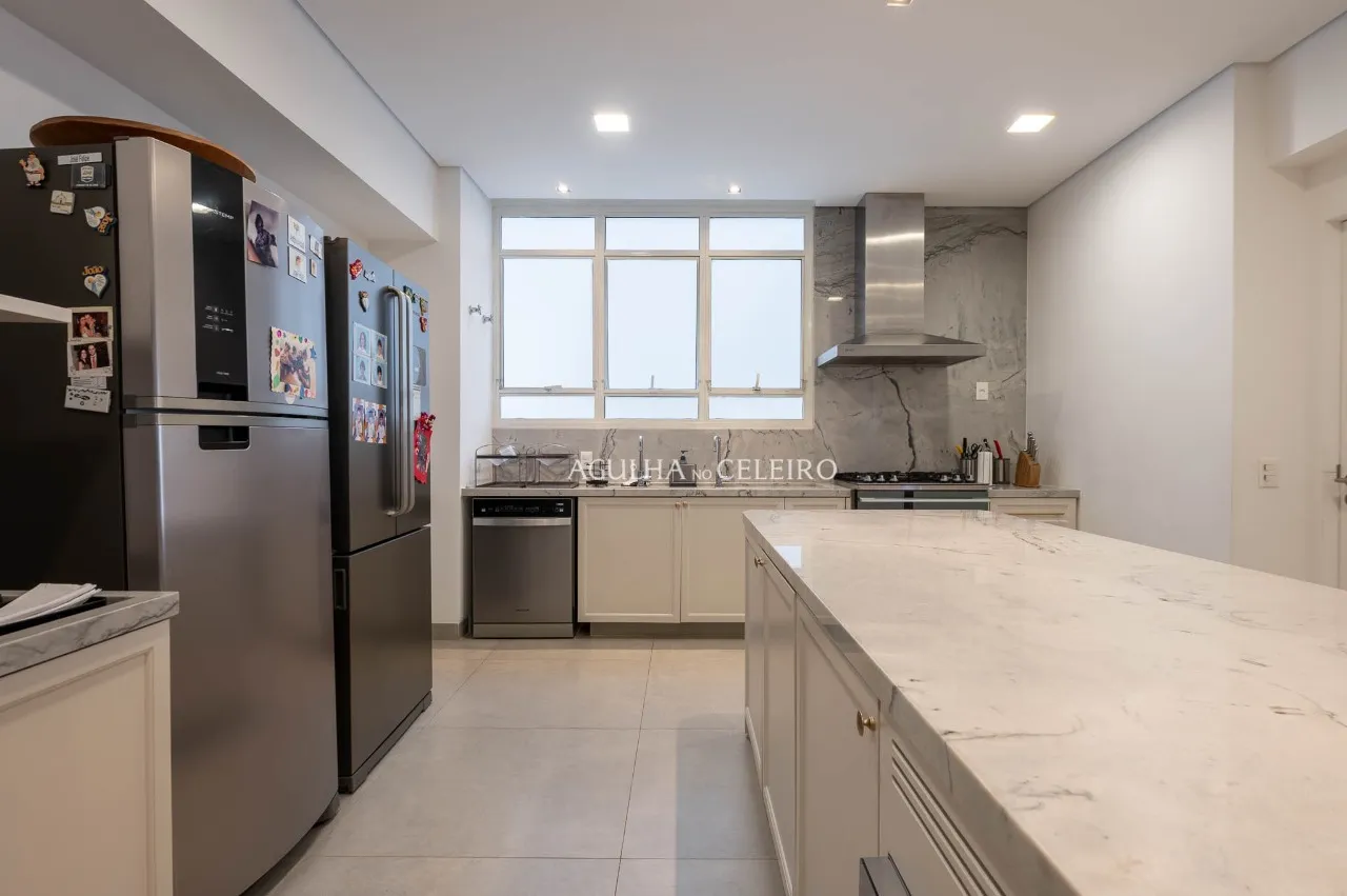 Apartamento muito espaçoso à venda no Jardim Paulistano. – 12724