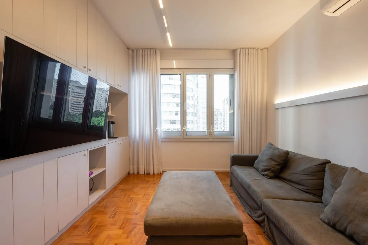 Apartamento muito espaçoso à venda no Jardim Paulistano. – 12724