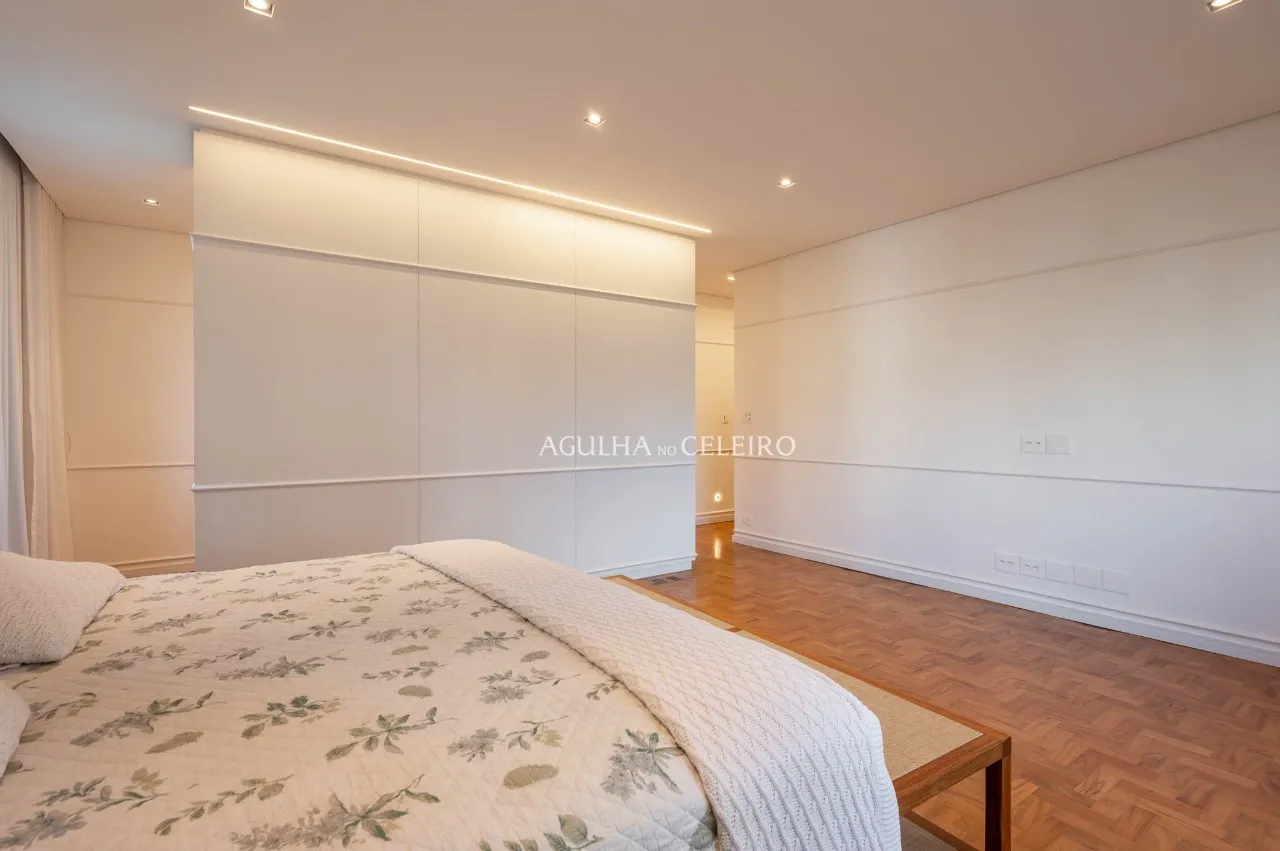 Apartamento muito espaçoso à venda no Jardim Paulistano. – 12724