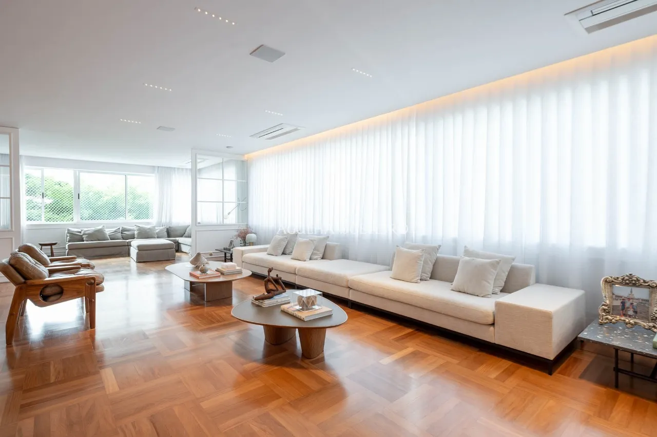 Apartamento muito espaçoso à venda no Jardim Paulistano. – 12724