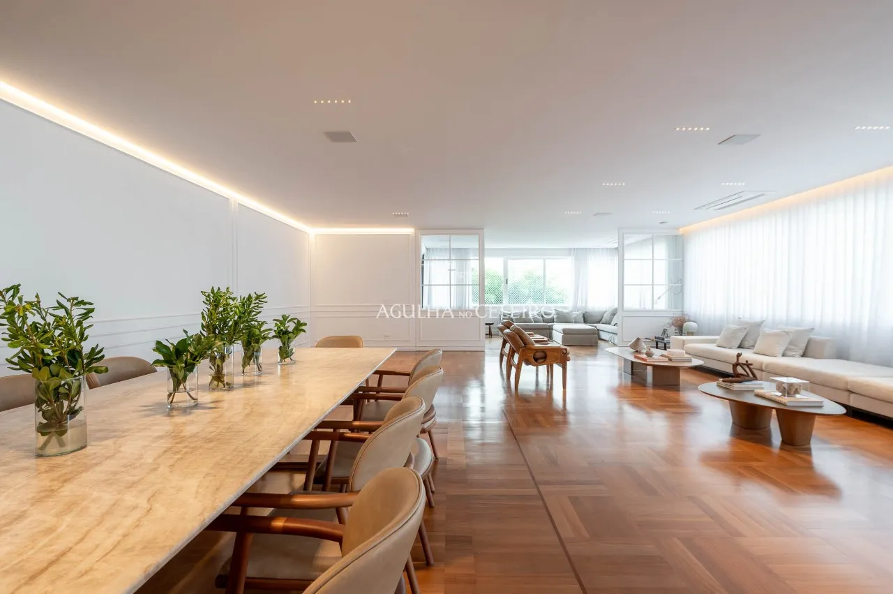 Apartamento muito espaçoso à venda no Jardim Paulistano. – 12724