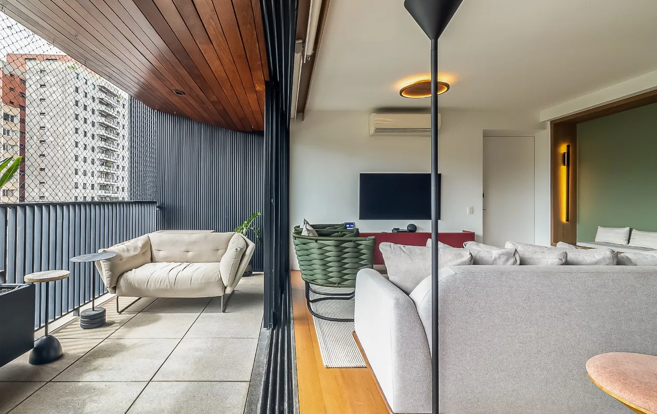 Apartamento iluminado, com uma reforma surpreendente e uma ótima vista, na Vila Madalena. – 13676