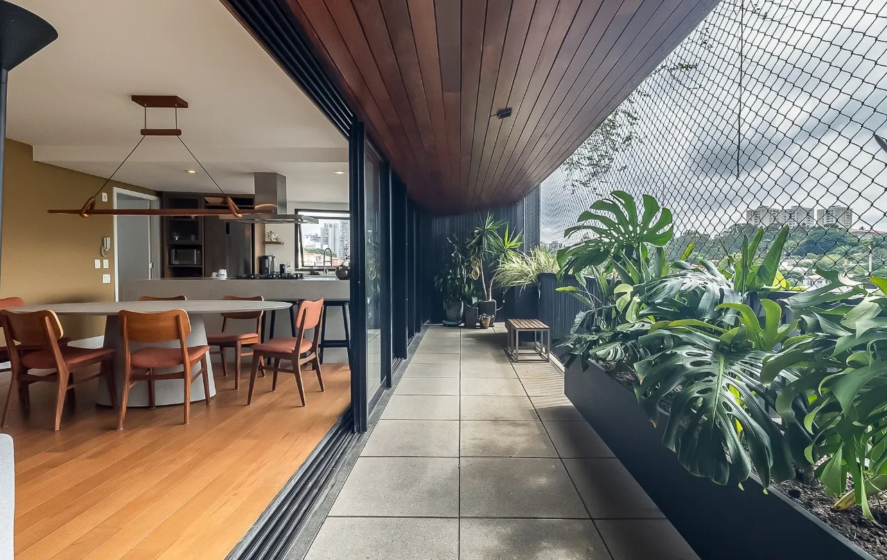 Apartamento iluminado, com uma reforma surpreendente e uma ótima vista, na Vila Madalena. – 13676