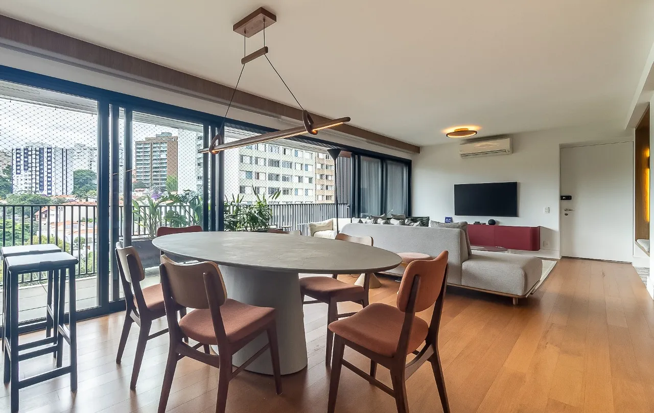 Apartamento iluminado, com uma reforma surpreendente e uma ótima vista, na Vila Madalena. – 13676