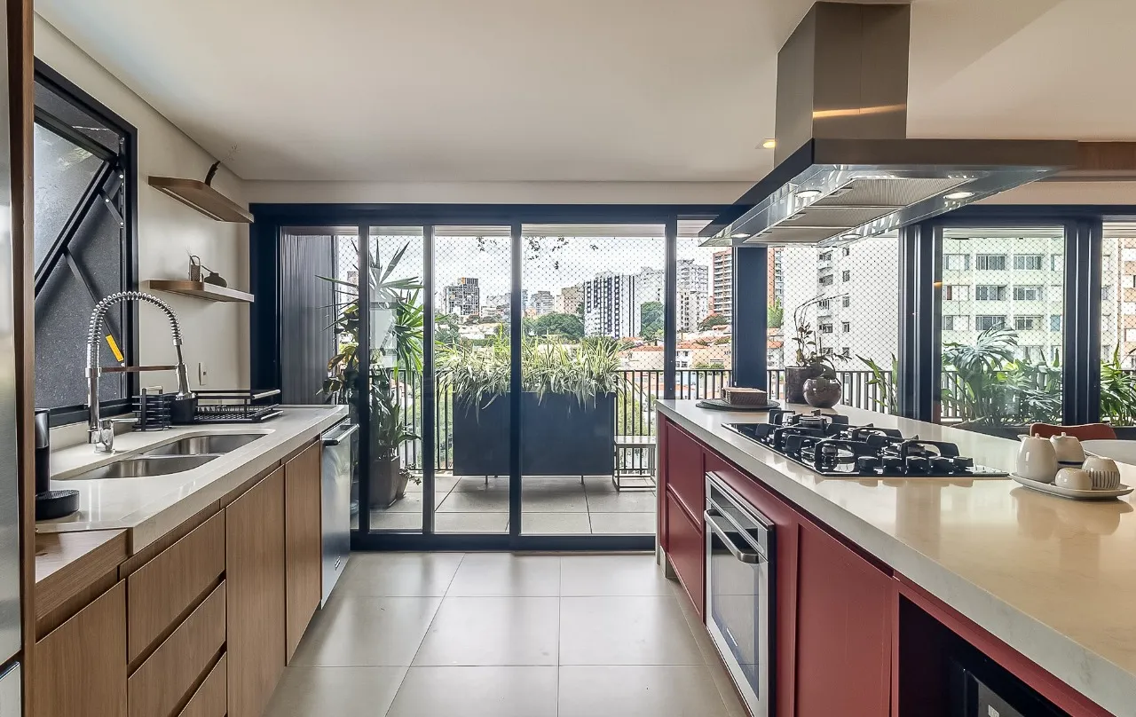 Apartamento iluminado, com uma reforma surpreendente e uma ótima vista, na Vila Madalena. – 13676