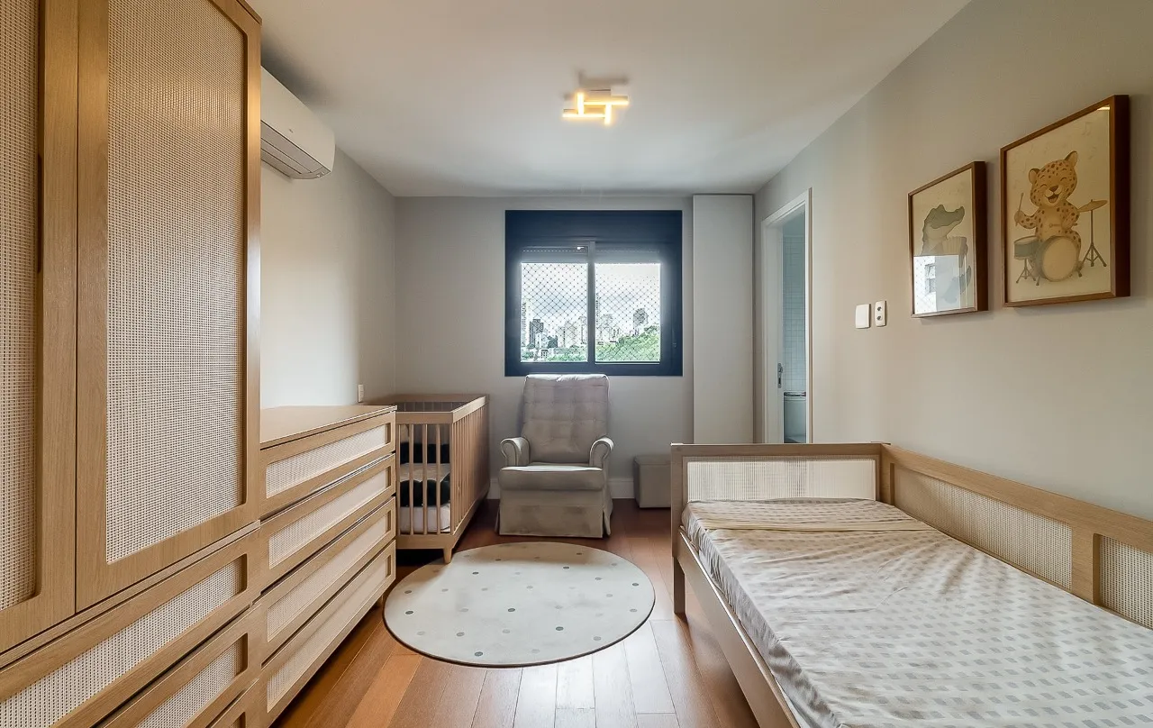 Apartamento iluminado, com uma reforma surpreendente e uma ótima vista, na Vila Madalena. – 13676