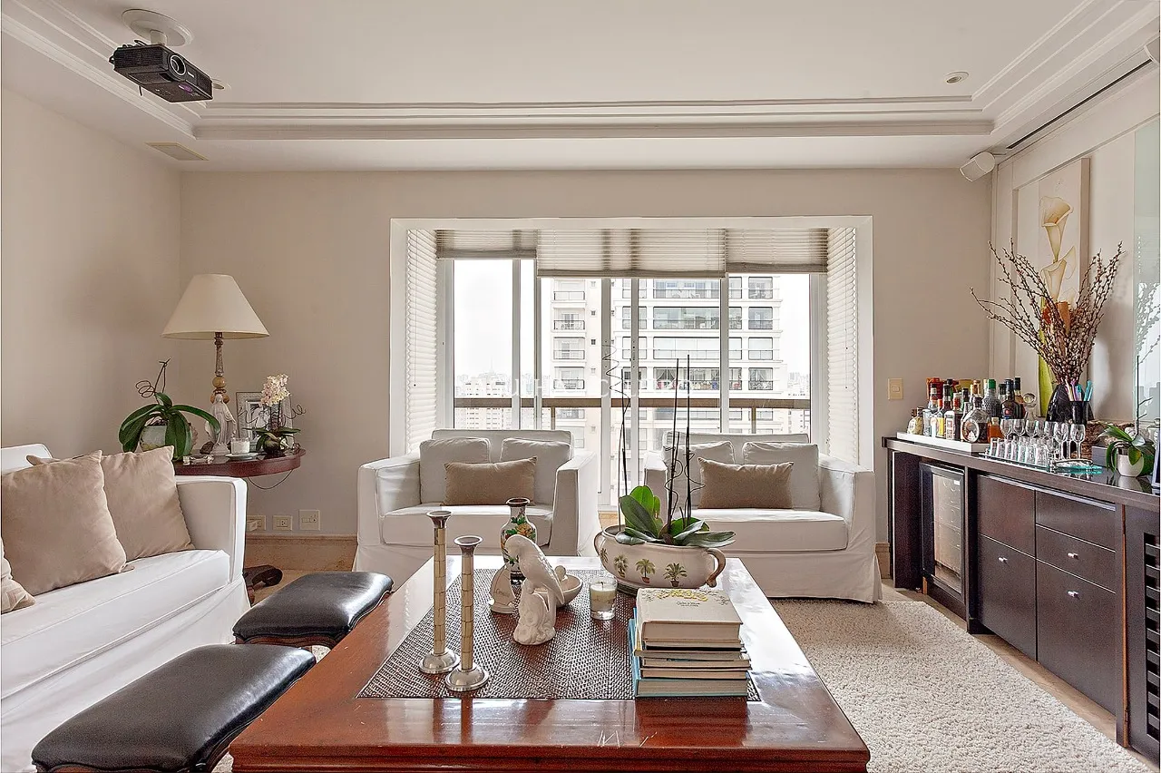Cobertura com vista deslumbrante, sofisticação e privacidade em Moema. – 13997