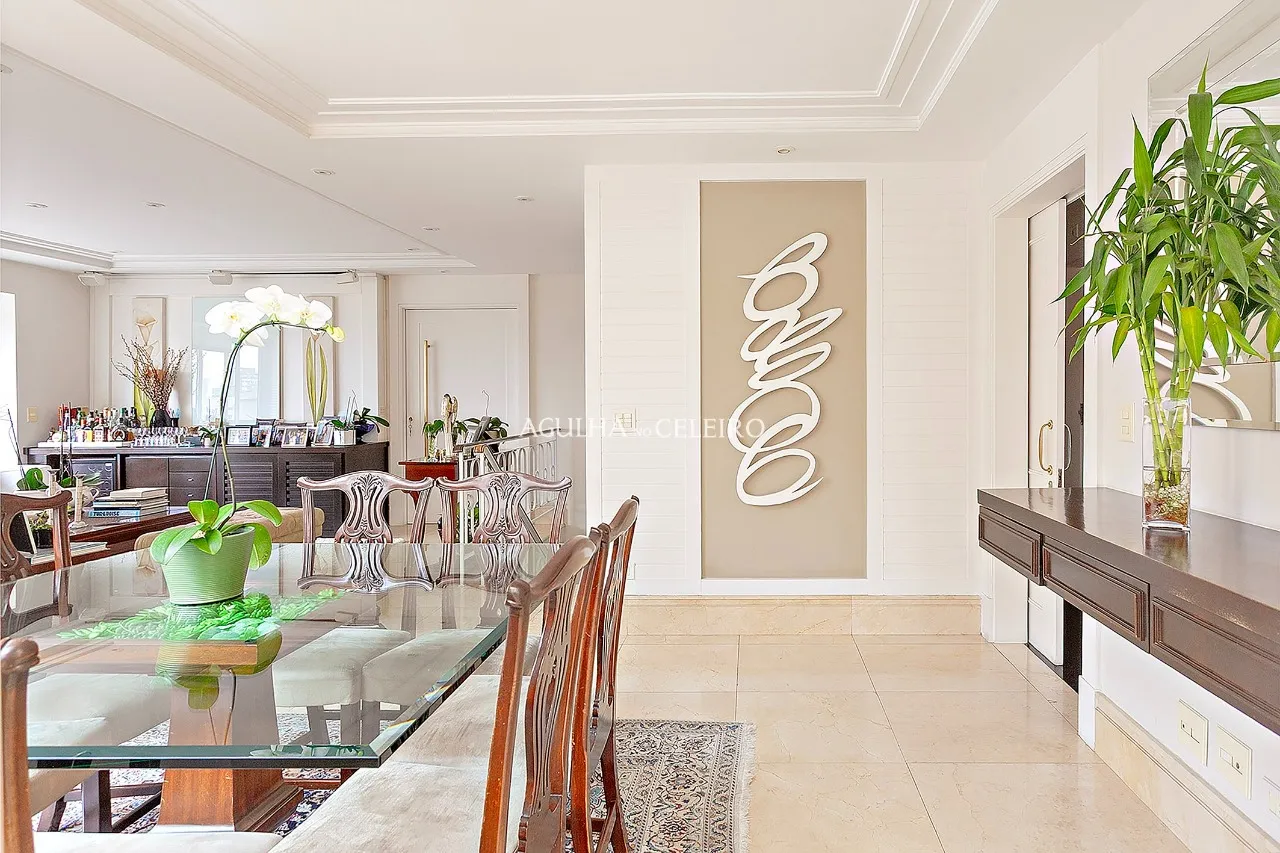 Cobertura com vista deslumbrante, sofisticação e privacidade em Moema. – 13997