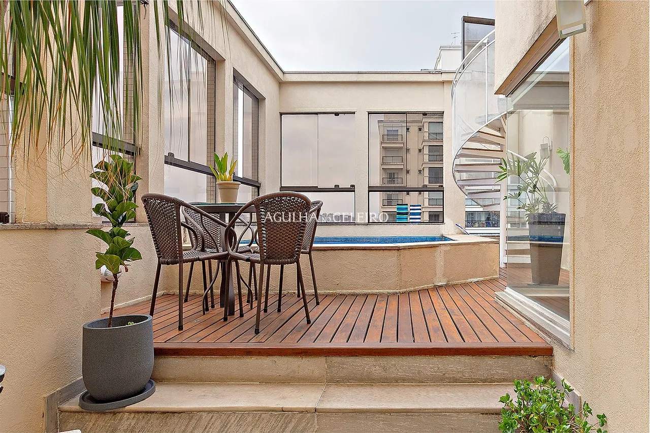 Cobertura com vista deslumbrante, sofisticação e privacidade em Moema. – 13997