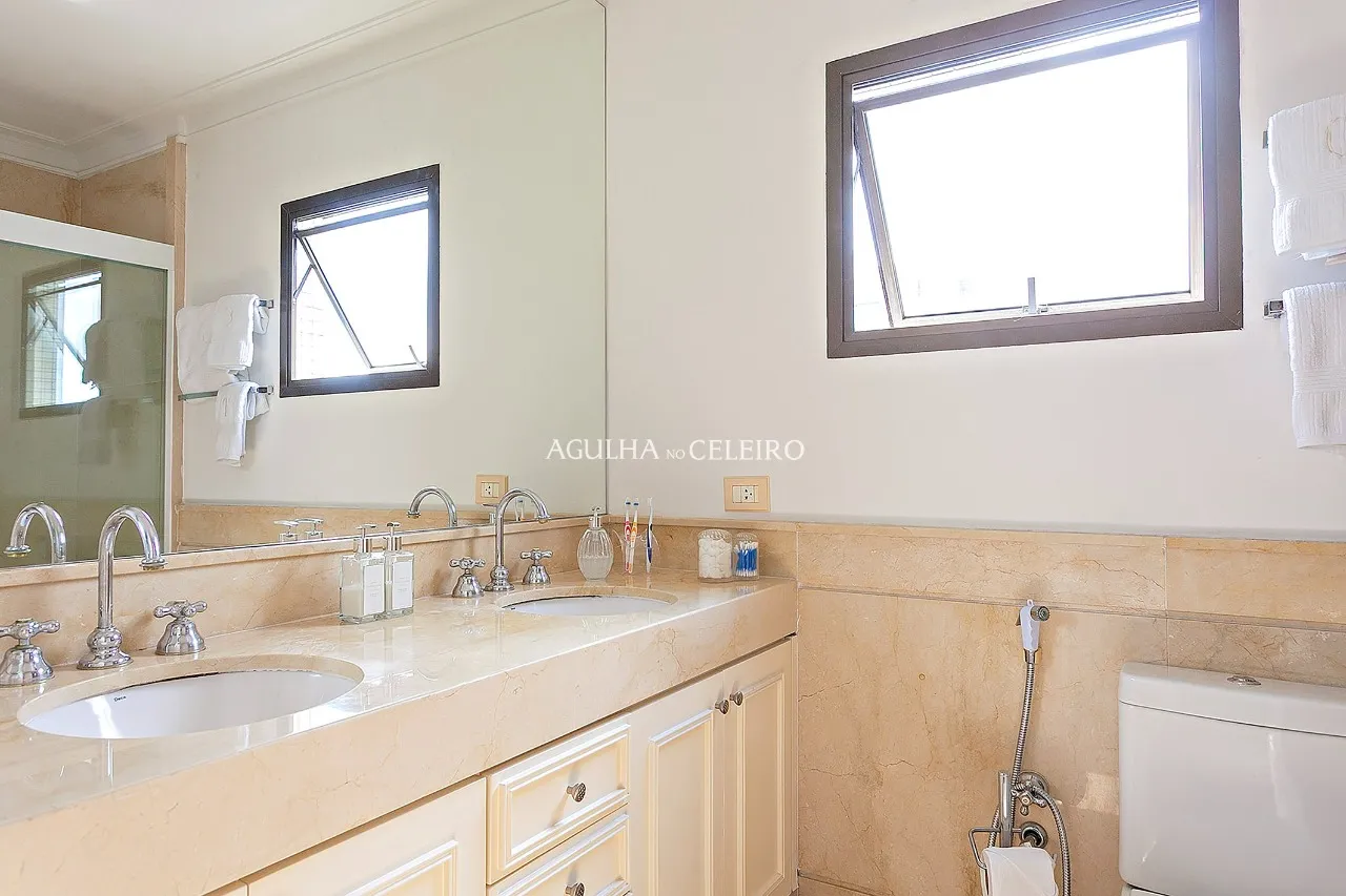 Cobertura com vista deslumbrante, sofisticação e privacidade em Moema. – 13997