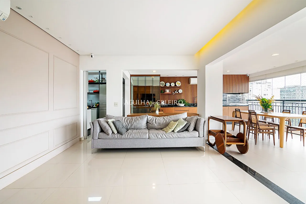 Edifício cobiçado em Moema Pássaros e apartamento apaixonante. – 14810