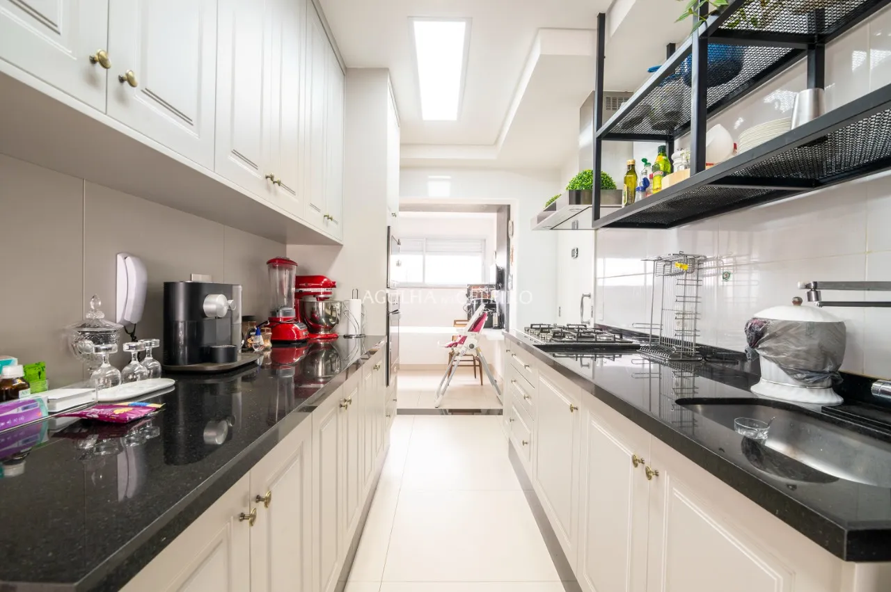 Edifício cobiçado em Moema Pássaros e apartamento apaixonante. – 14810