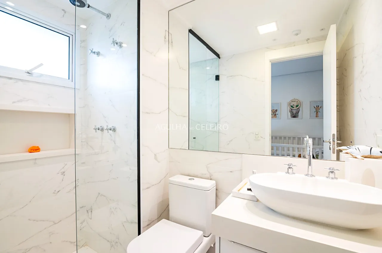 Edifício cobiçado em Moema Pássaros e apartamento apaixonante. – 14810