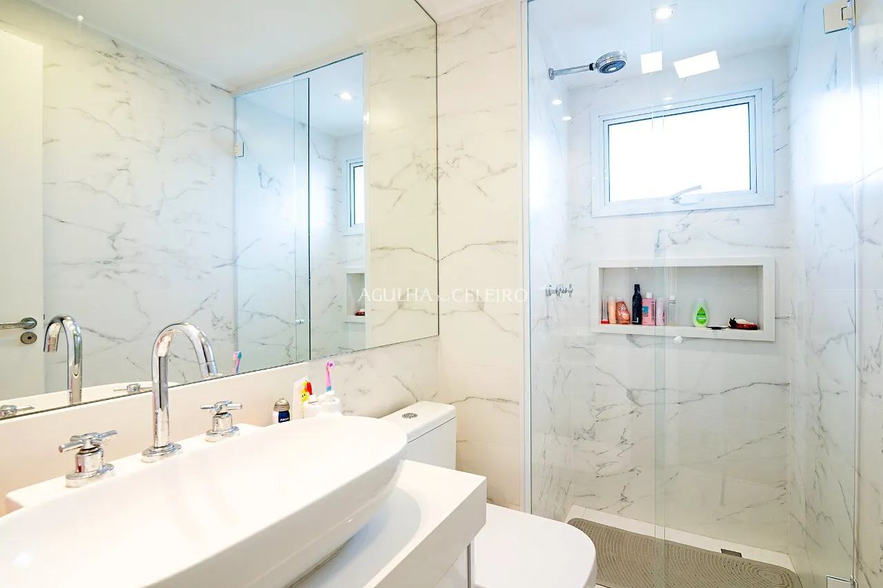 Edifício cobiçado em Moema Pássaros e apartamento apaixonante. – 14810