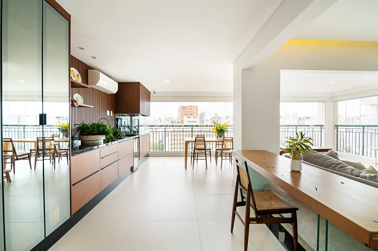 Edifício cobiçado em Moema Pássaros e apartamento apaixonante. – 14810