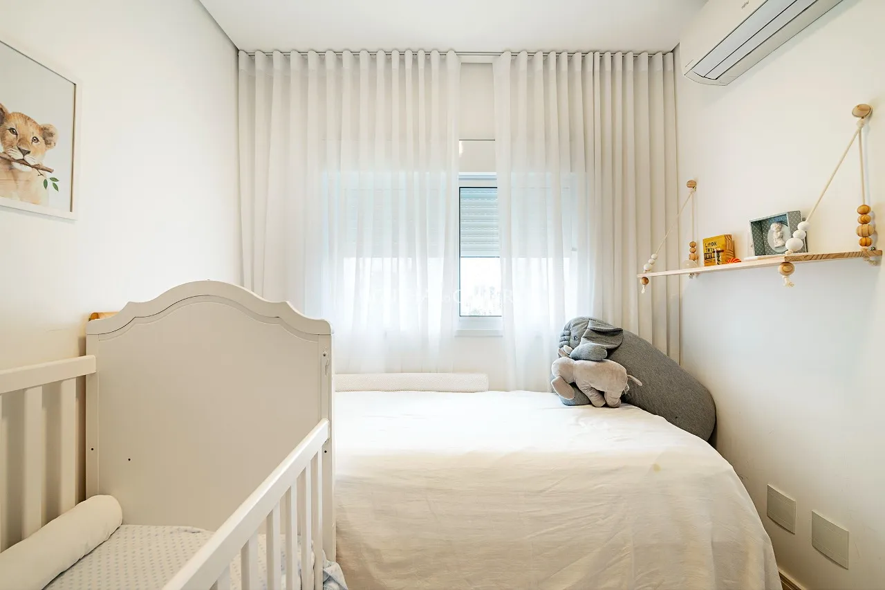 Edifício cobiçado em Moema Pássaros e apartamento apaixonante. – 14810