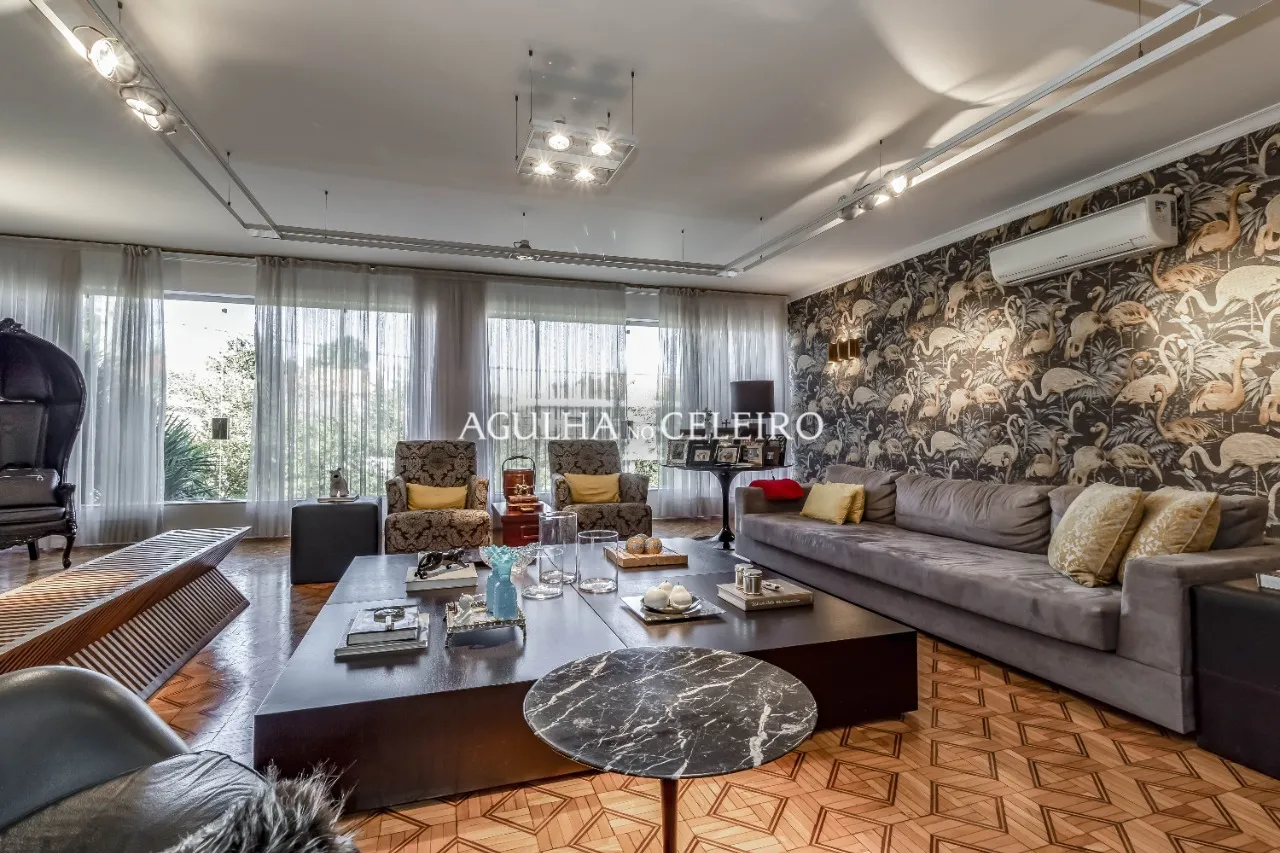 Casa espaçosa à venda em Alto de Pinheiros – 17116