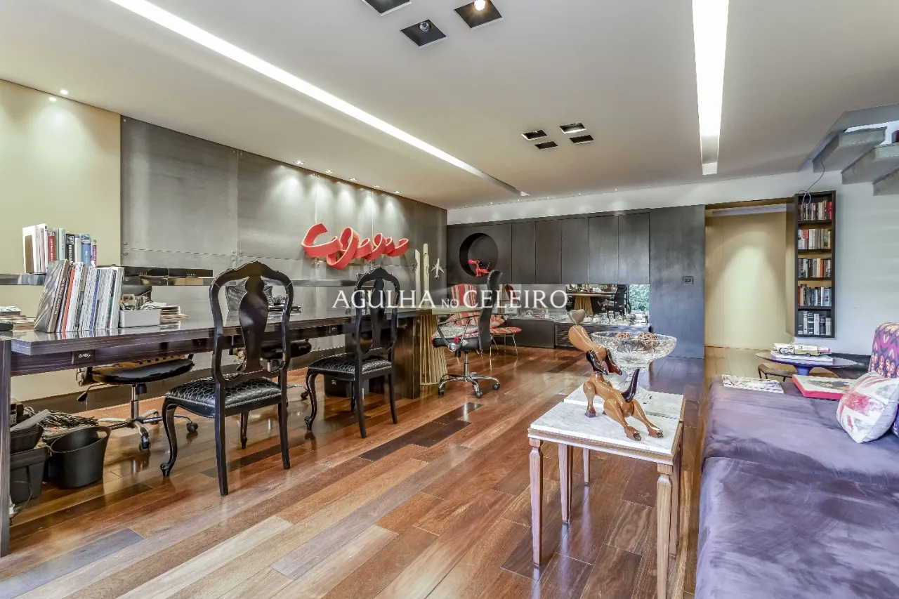 Casa espaçosa à venda em Alto de Pinheiros – 17116