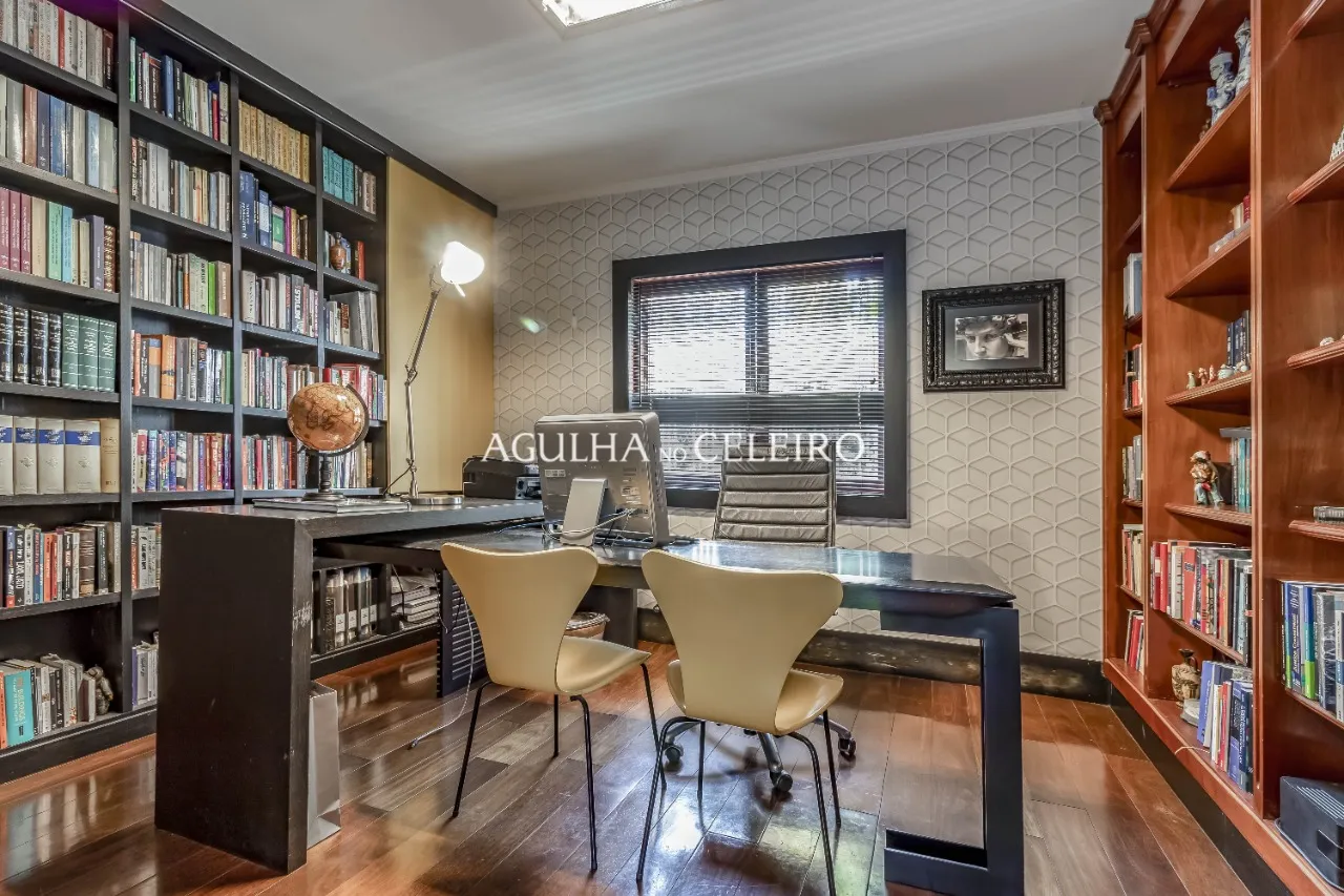 Casa espaçosa à venda em Alto de Pinheiros – 17116