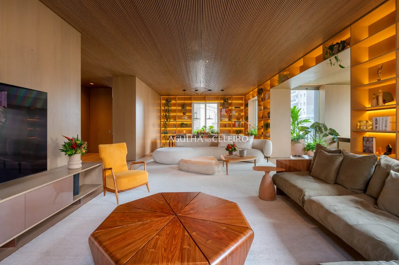 Apartamento com projeto de Marcio Kogan à venda no Jardim Europa – 18821