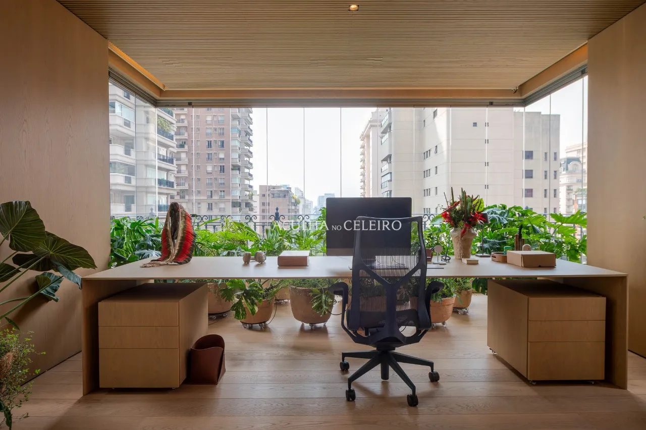 Apartamento com projeto de Marcio Kogan à venda no Jardim Europa – 18821